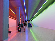 Lichtinstallation  Dan Flavin  "Untitled (For Ksenija)  (©Foto. Ingrid Grossmann)